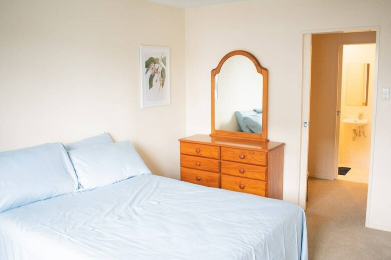 Stunning 2 Bedroom Cbd Apartment