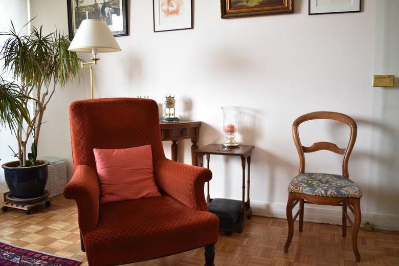 1 Bedroom Paris Apartment With Balcony View
