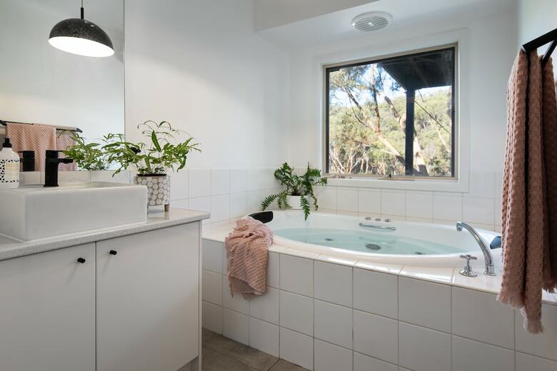 Hepburn Pool House