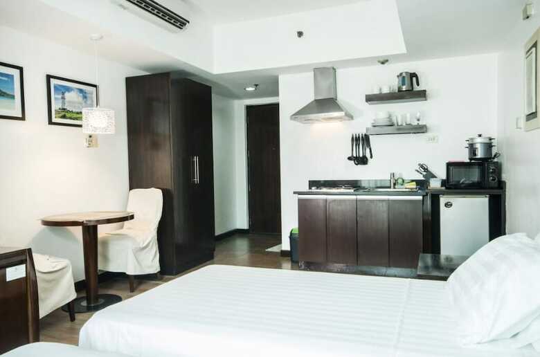 Hostal Lancaster Hotel By Central Flats