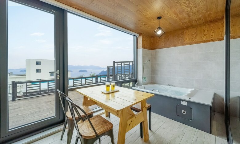 Yeosu Sunset Hostel And Pension