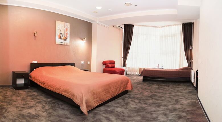 Mark Plaza Hotel