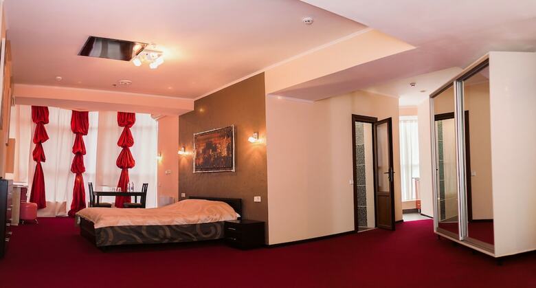 Mark Plaza Hotel