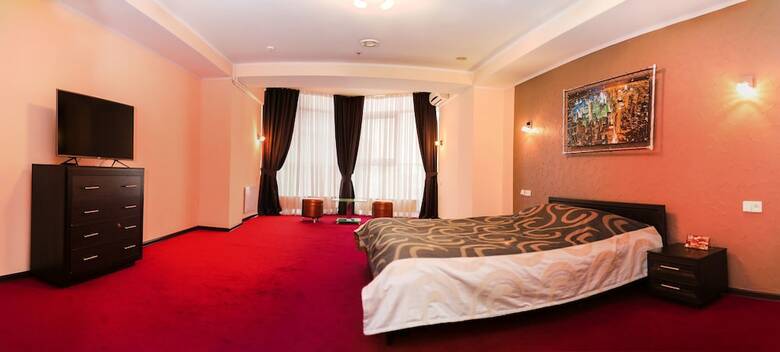 Mark Plaza Hotel