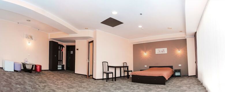 Mark Plaza Hotel