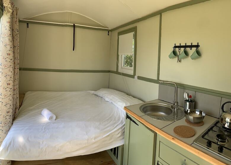 Cabana Hillcrest Hut