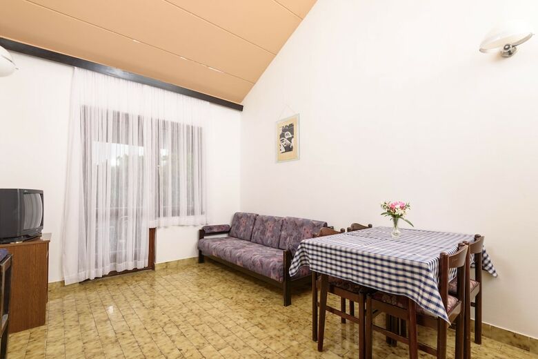 Apartments Medena Budget