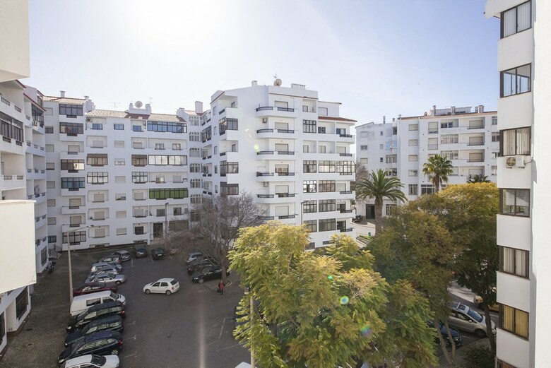 B17 - The Stunning Seaview Apartment