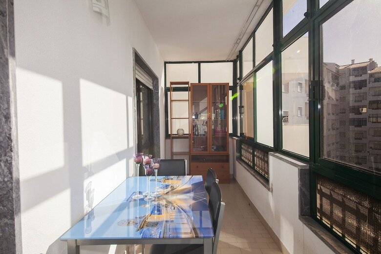 B17 - The Stunning Seaview Apartment