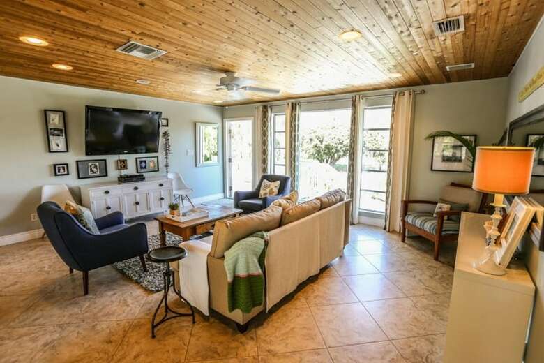 101 Gulf Drive