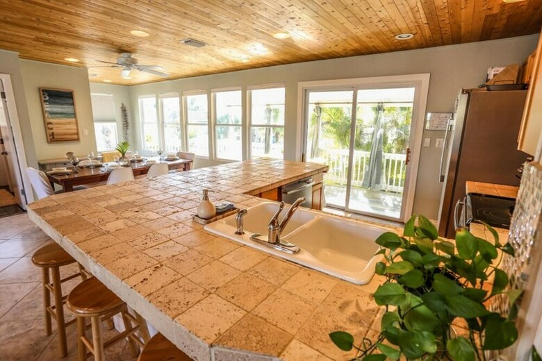 101 Gulf Drive