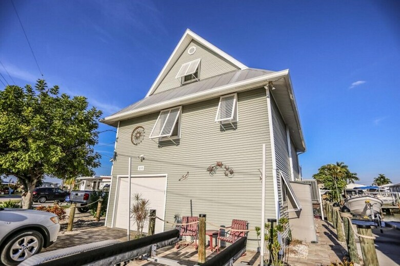 850 Oak Street