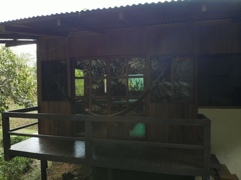 Caba�as Bajo Bosque Drake