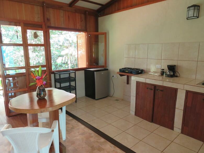 Caba�as Bajo Bosque Drake
