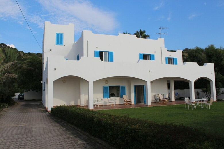 Ville Oleandra E Torre
