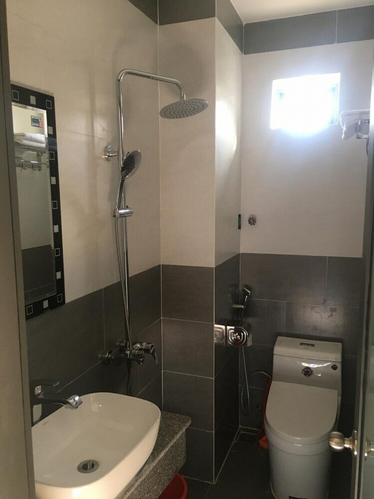 Oyo 955 Truong Giang Hotel
