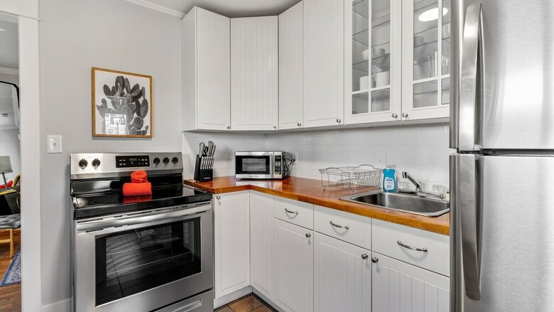 2 Bedroom, Georgia Avenue