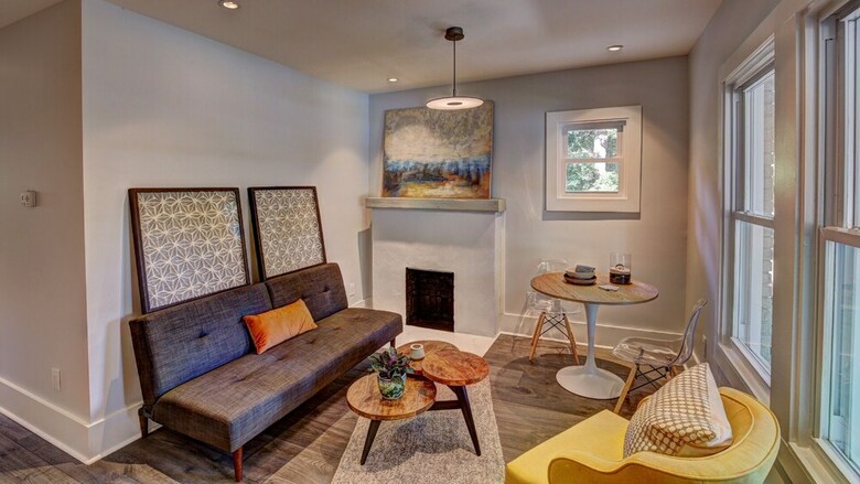 9 Bedroom, South Mint Street