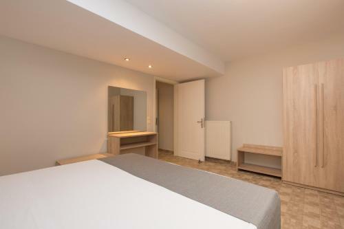 Hotel Golden Coast Boutique - Luxury Living