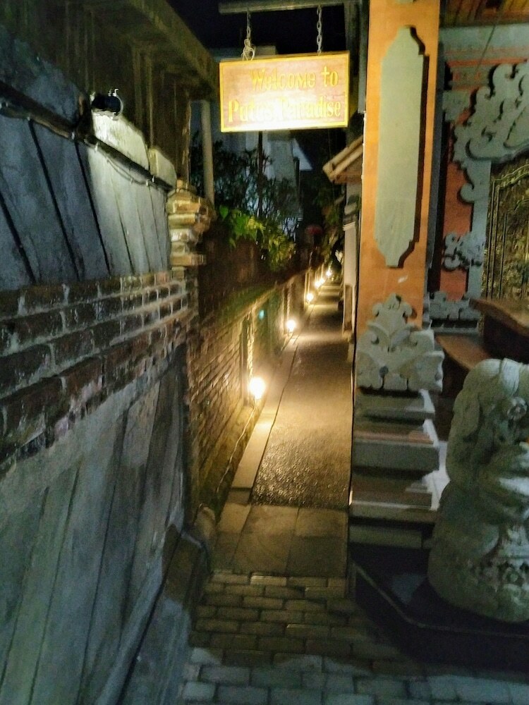 Hotel Putu's Paradise Guesthouse