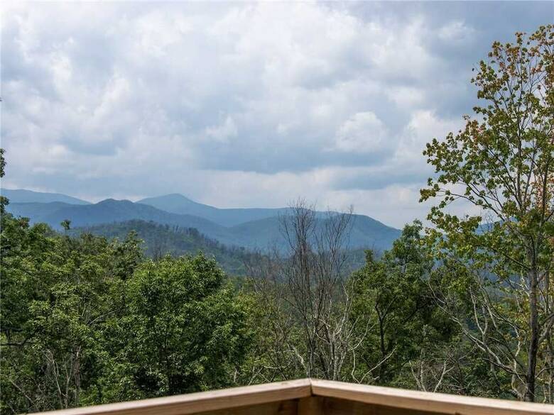 Cabana Walnut Ridge, 3 Bedrooms, Private, Pool Table, View, Hot Tub, Sleeps 11