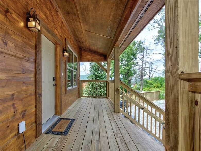 Cabana Walnut Ridge, 3 Bedrooms, Private, Pool Table, View, Hot Tub, Sleeps 11