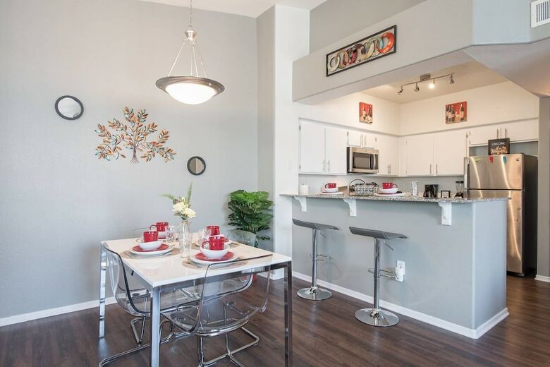 Apartamento Modern Quiet Home - 15 Minutes To Strip With Pool!