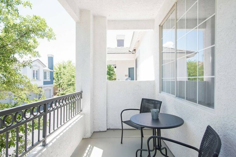 Apartamento Modern Quiet Home - 15 Minutes To Strip With Pool!