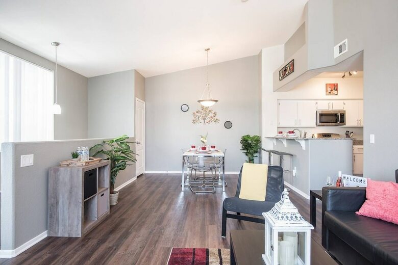 Apartamento Modern Quiet Home - 15 Minutes To Strip With Pool!