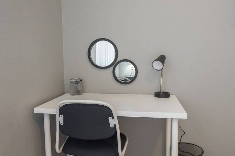 Apartamento Modern Quiet Home - 15 Minutes To Strip With Pool!