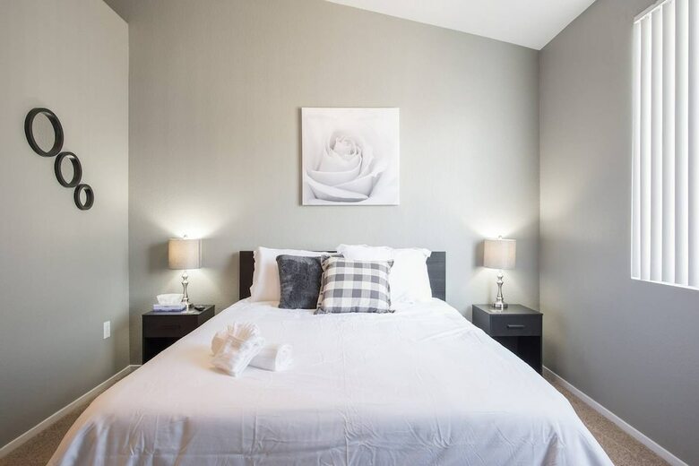 Apartamento Modern Quiet Home - 15 Minutes To Strip With Pool!