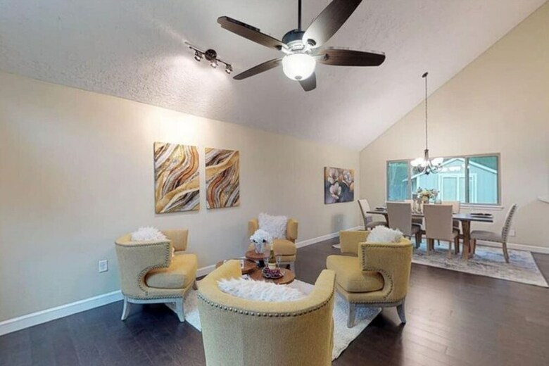 Beautiful Home In The Woodlands Best Location!