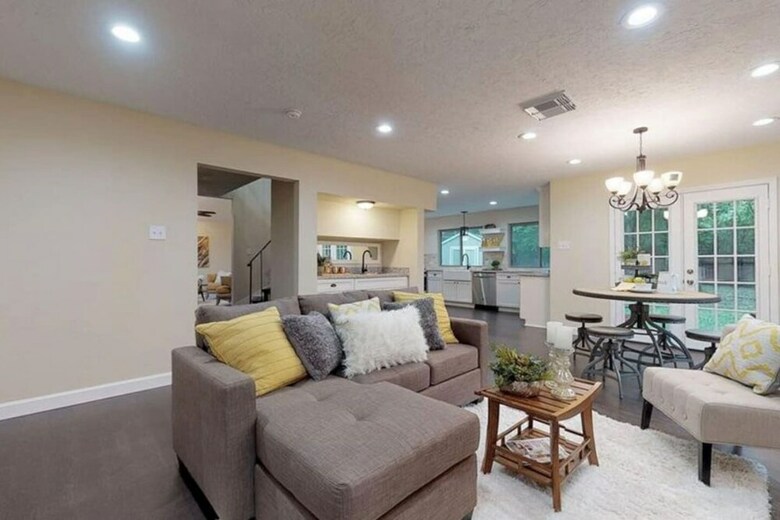 Beautiful Home In The Woodlands Best Location!