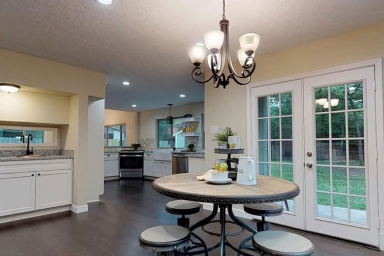 Beautiful Home In The Woodlands Best Location!