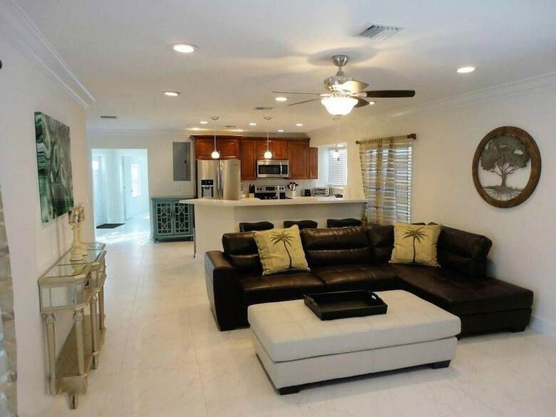 Beautiful Villa + Family Friendly + Access To Dock