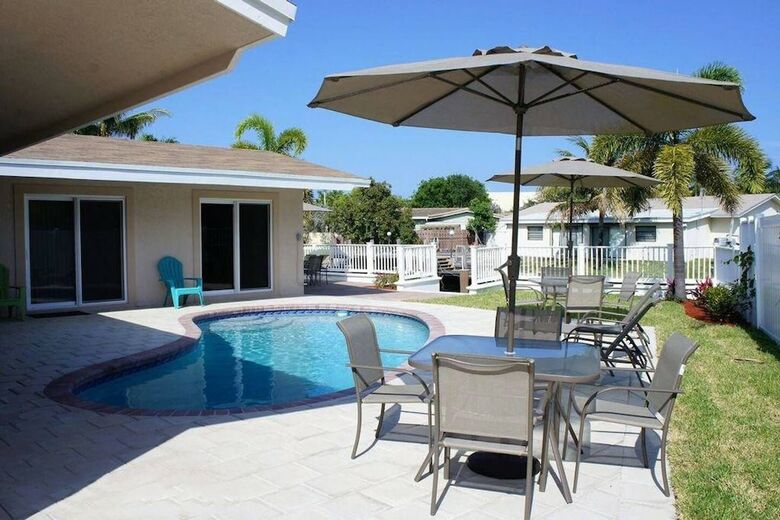 Beautiful Villa + Family Friendly + Access To Dock