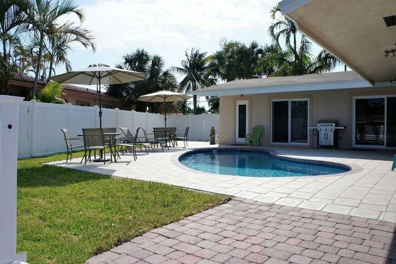 Beautiful Villa + Family Friendly + Access To Dock