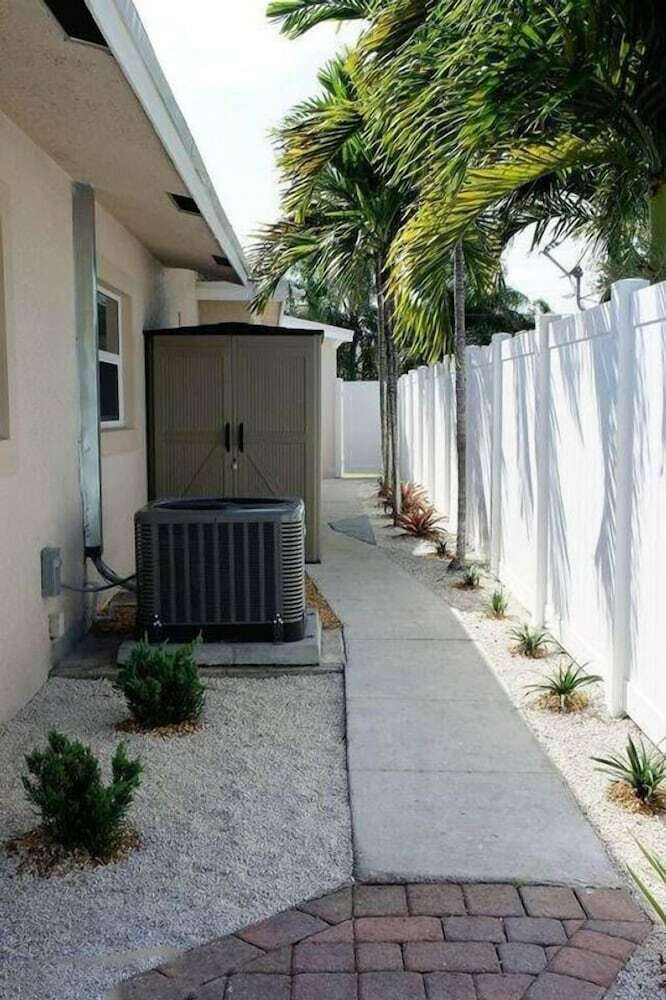 Beautiful Villa + Family Friendly + Access To Dock
