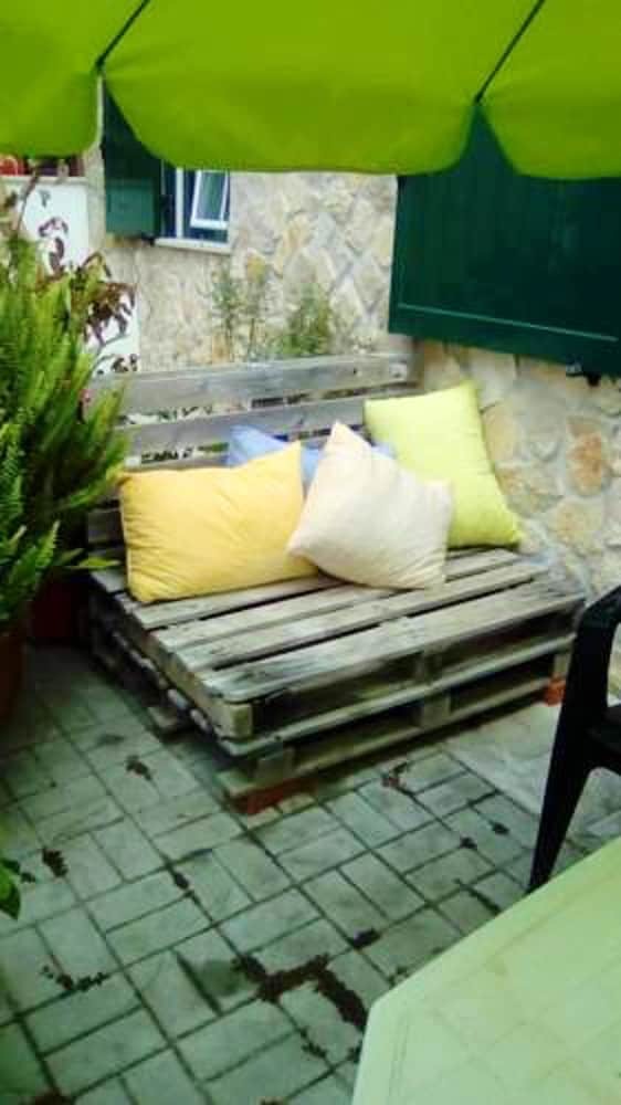 House With 2 Bedrooms In Nazare, With Terrace