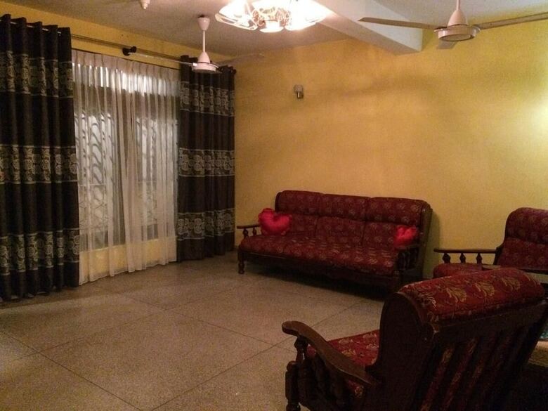 Hotel Rr House
