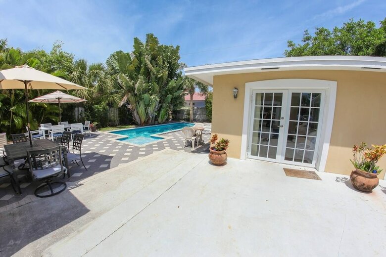 Beautiful Home Close To The Beach W/ Pool & Patio