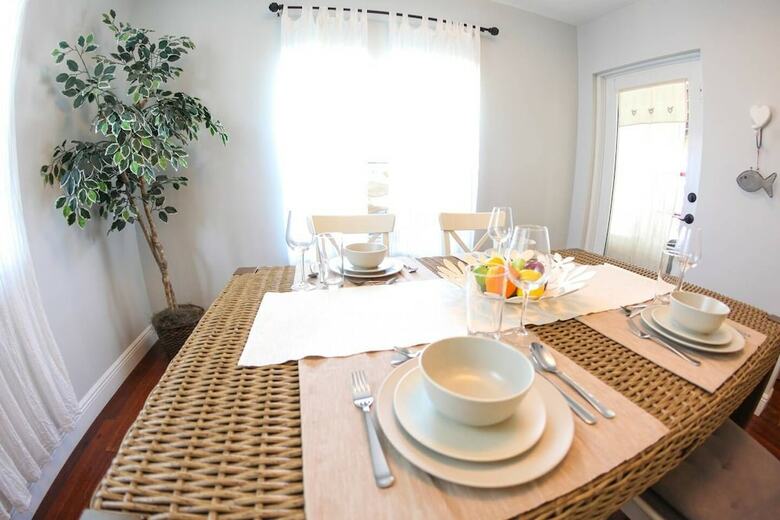 Beautiful Home Close To The Beach W/ Pool & Patio