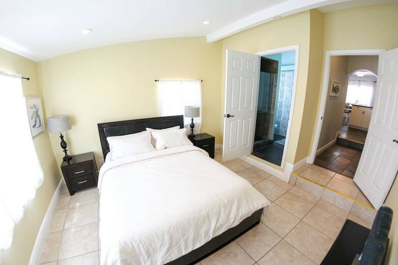 Beautiful Home Close To The Beach W/ Pool & Patio