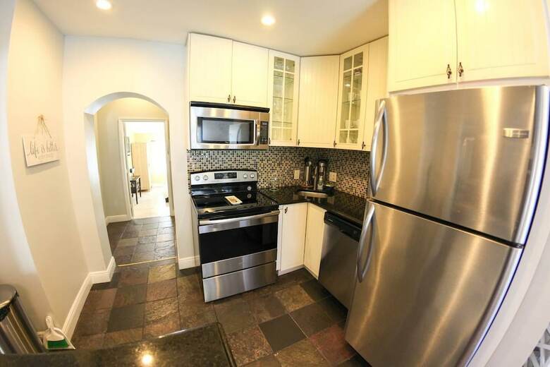 Beautiful Home Close To The Beach W/ Pool & Patio