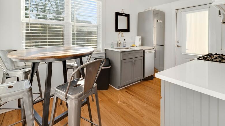 8 Bedroom, Harrill Street