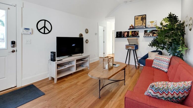 8 Bedroom, Harrill Street