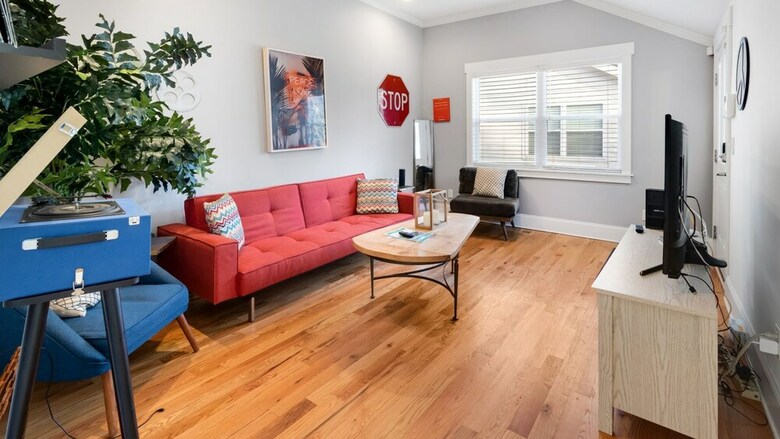8 Bedroom, Harrill Street