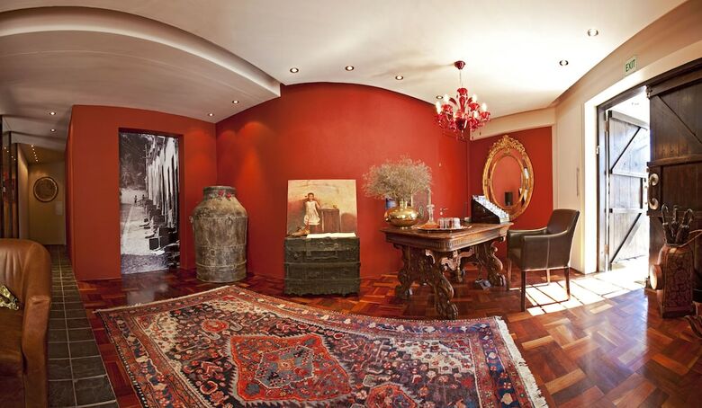 Rouge On Rose Boutique Hotel