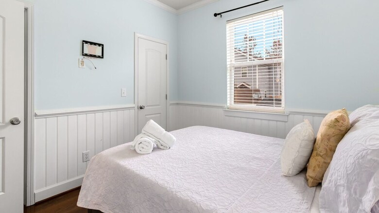 4 Bedroom, Parkside Terrace Lane