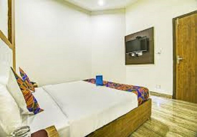 Hotel Lazeeno Classic